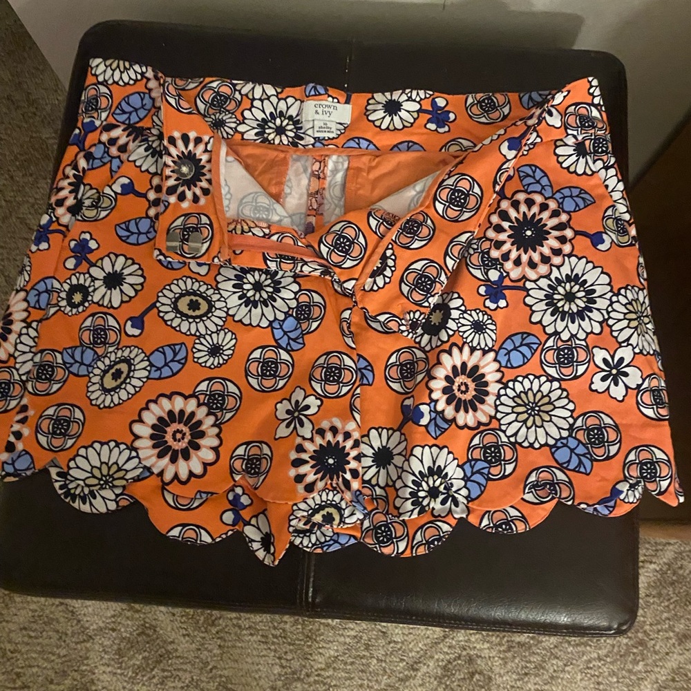 Size 10 Crown & Ivy shorts gently worn